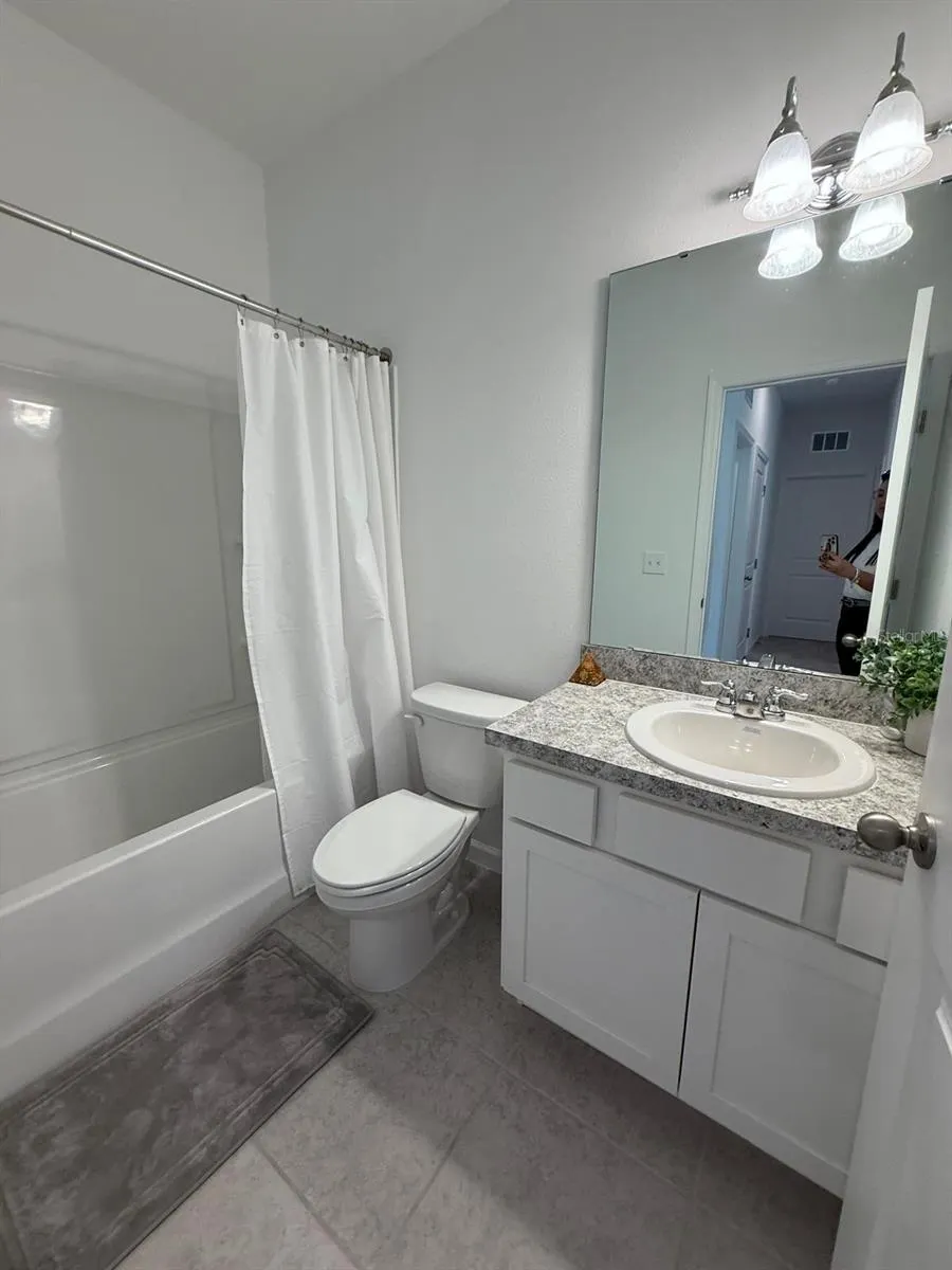 452 HENNEPIN LOOP