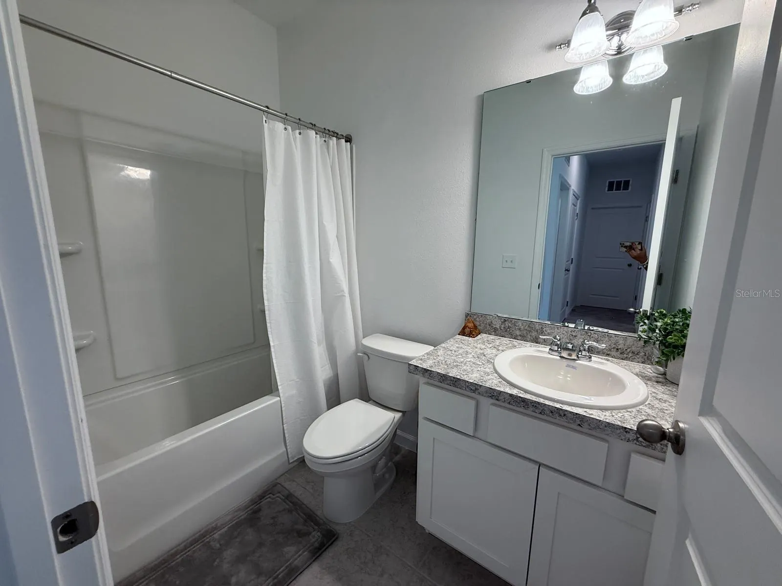 452 HENNEPIN LOOP