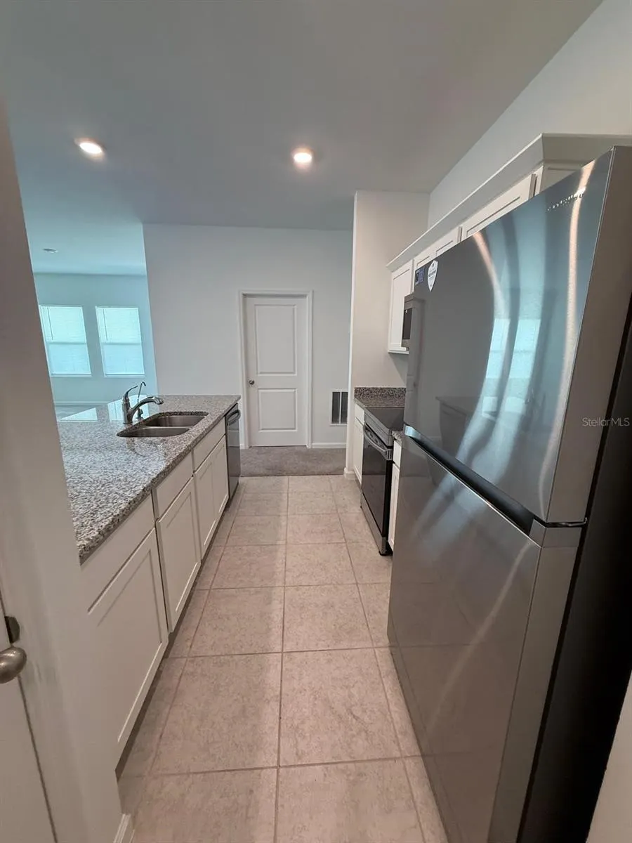 452 HENNEPIN LOOP