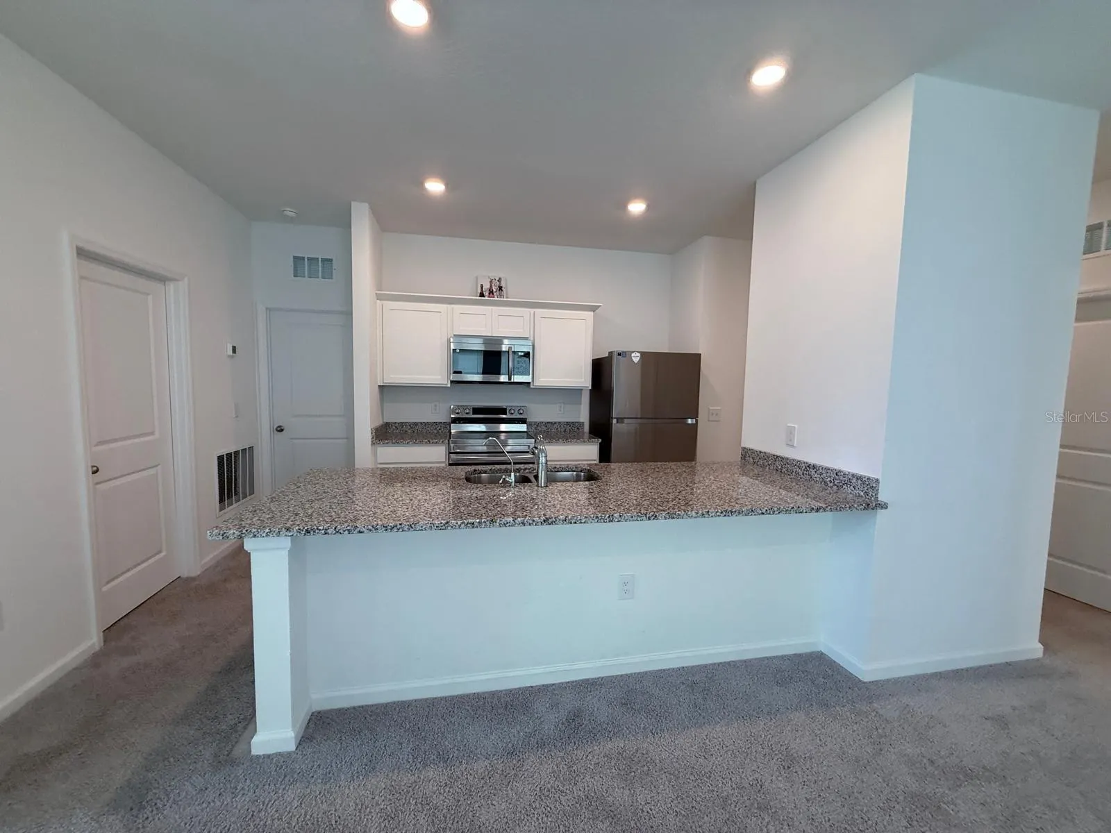 452 HENNEPIN LOOP