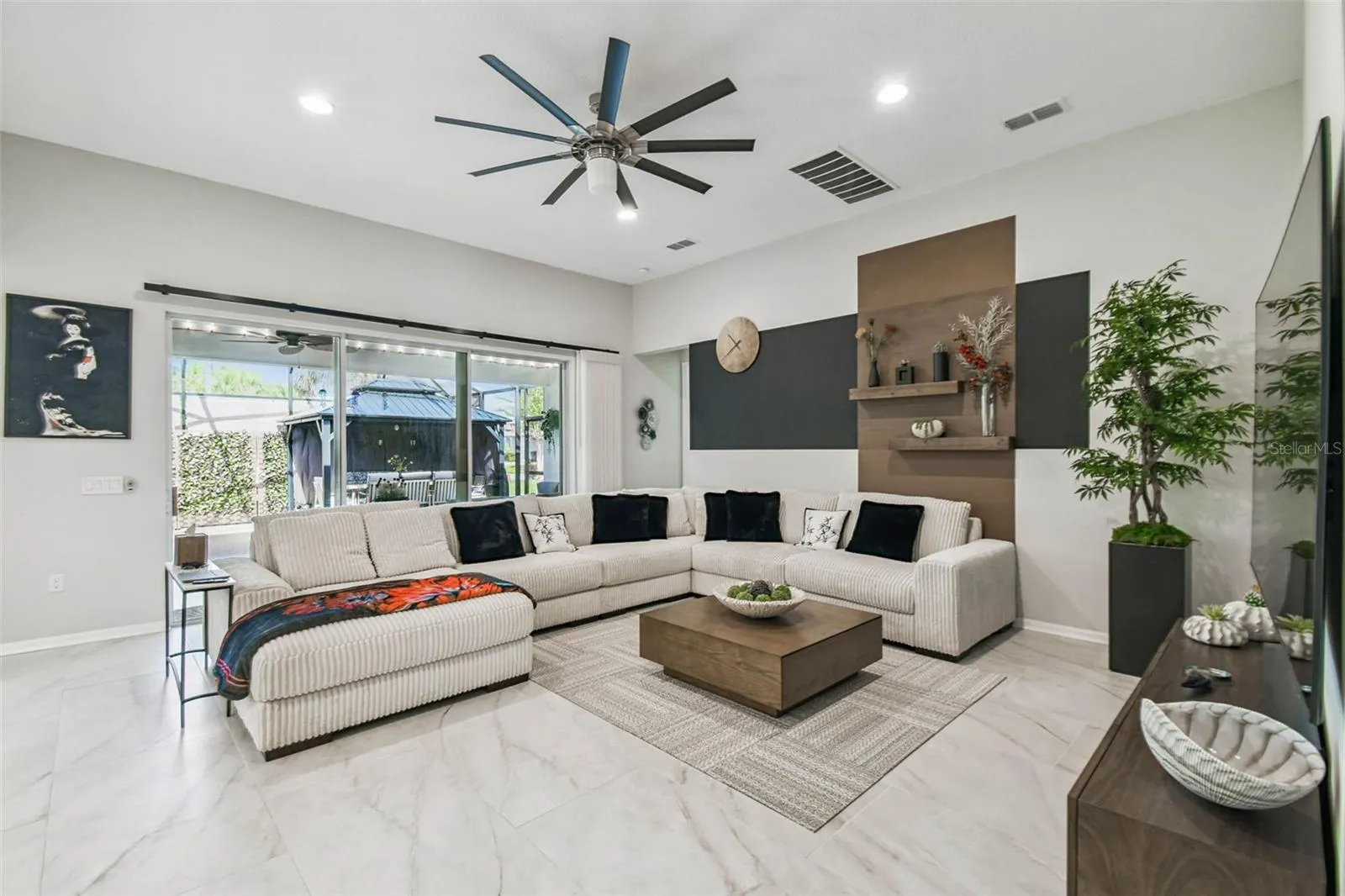 790 CARMEL LN