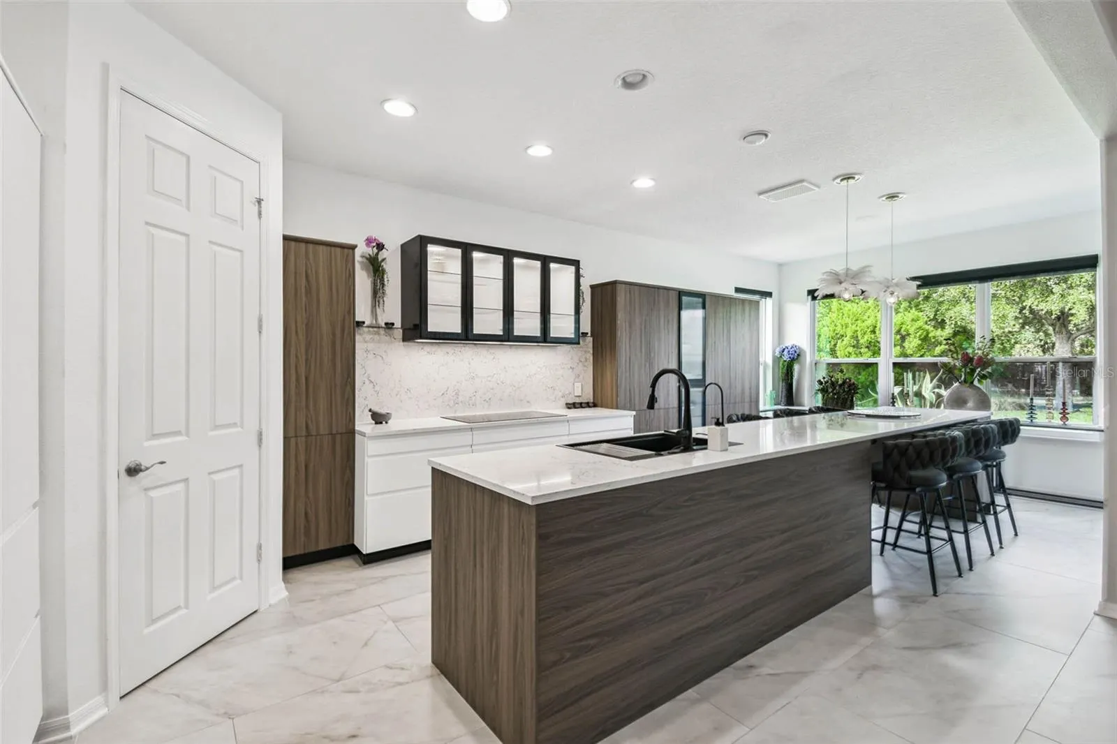 790 CARMEL LN