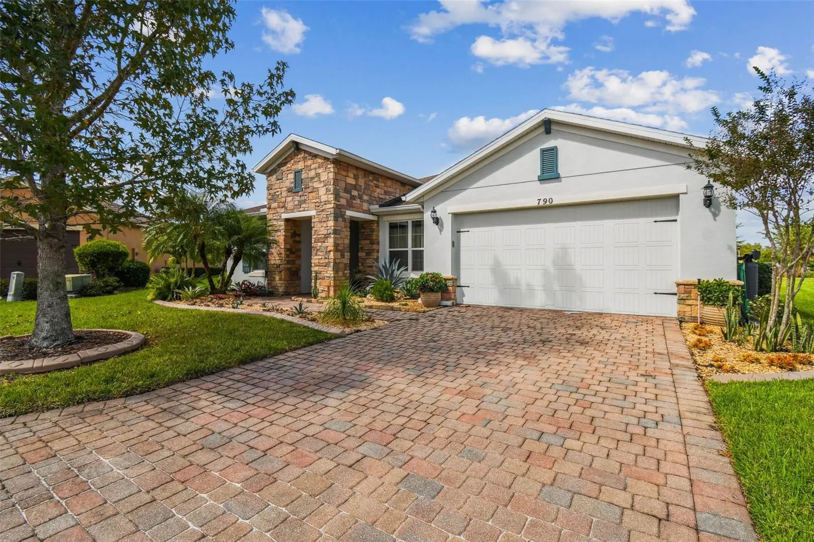 790 CARMEL LN