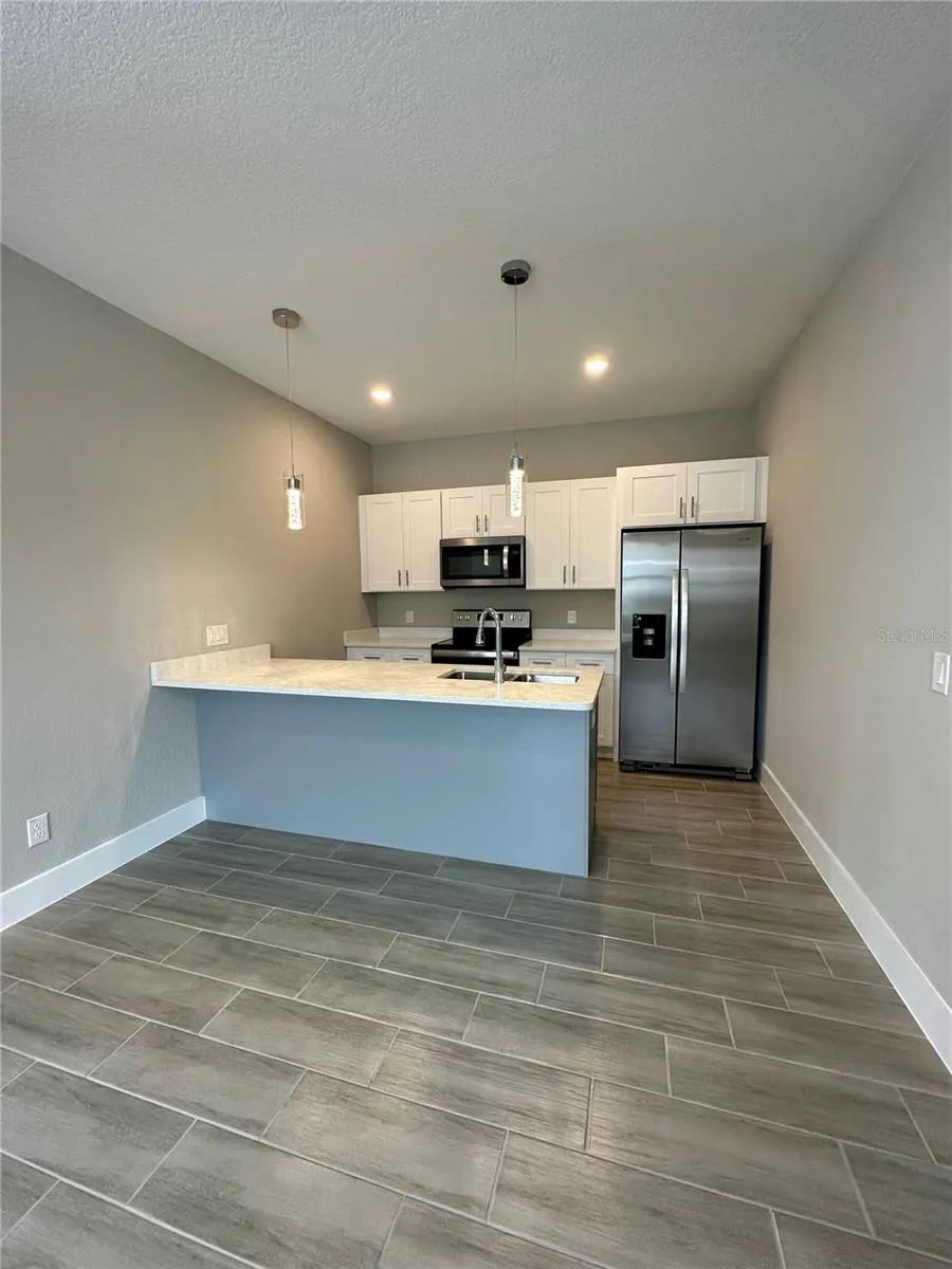 547 ALBATROSS DR #B, #B