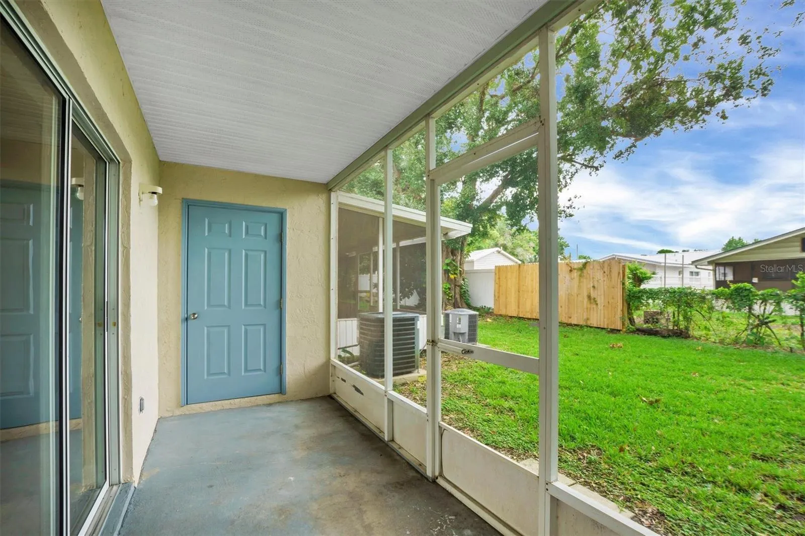 2304 ISLE ROYALE CT SE