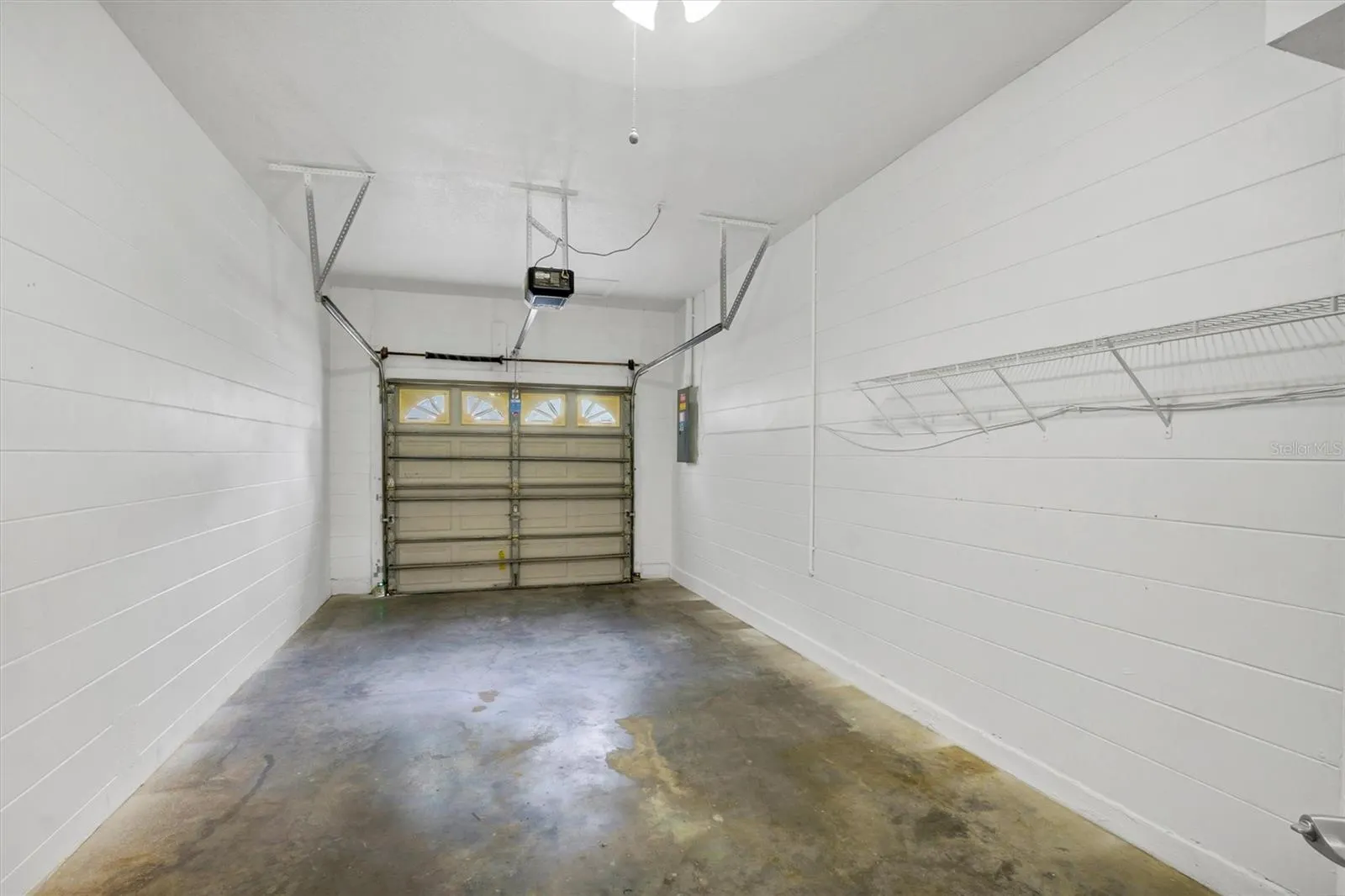 2304 ISLE ROYALE CT SE