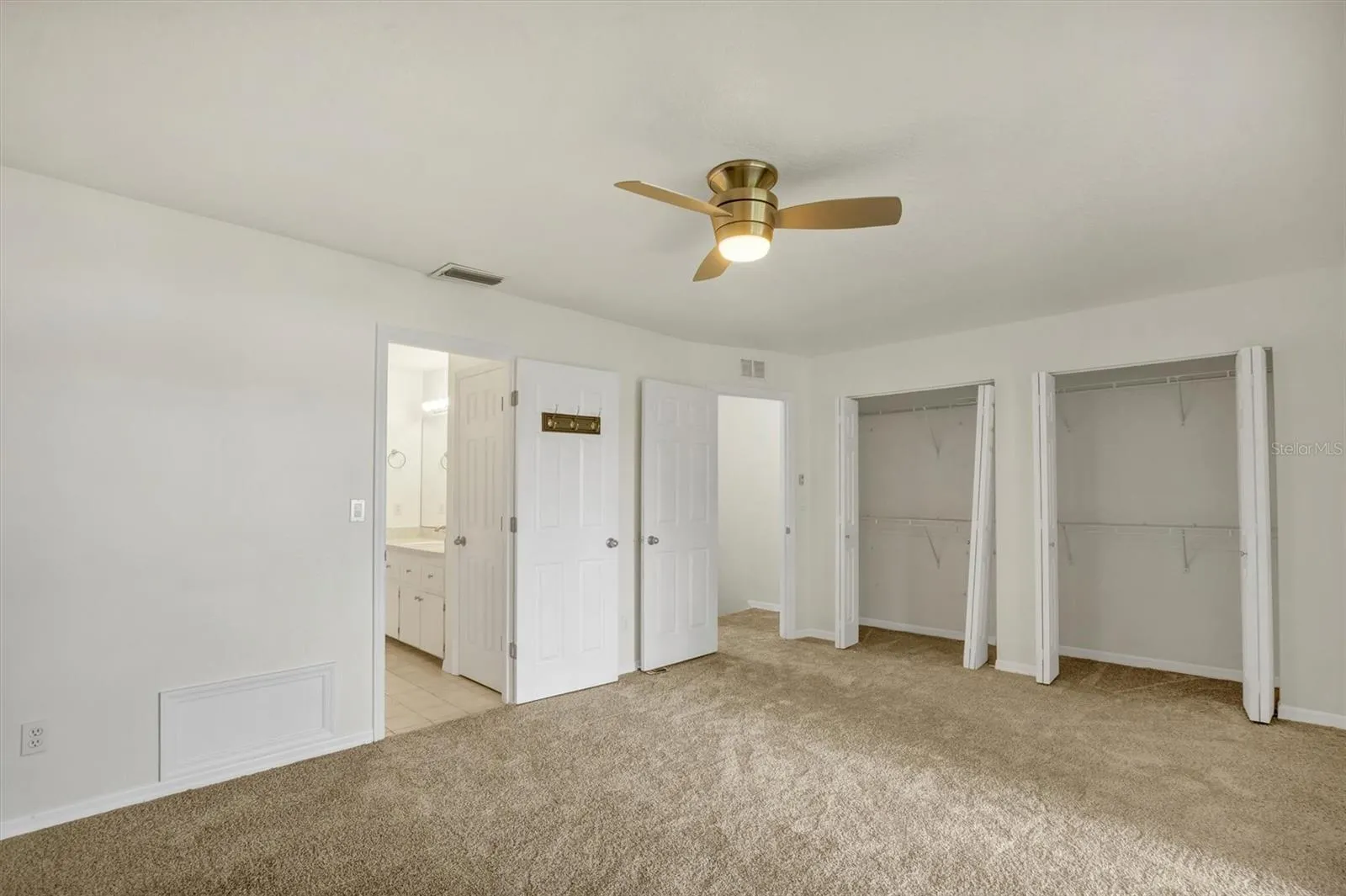 2304 ISLE ROYALE CT SE