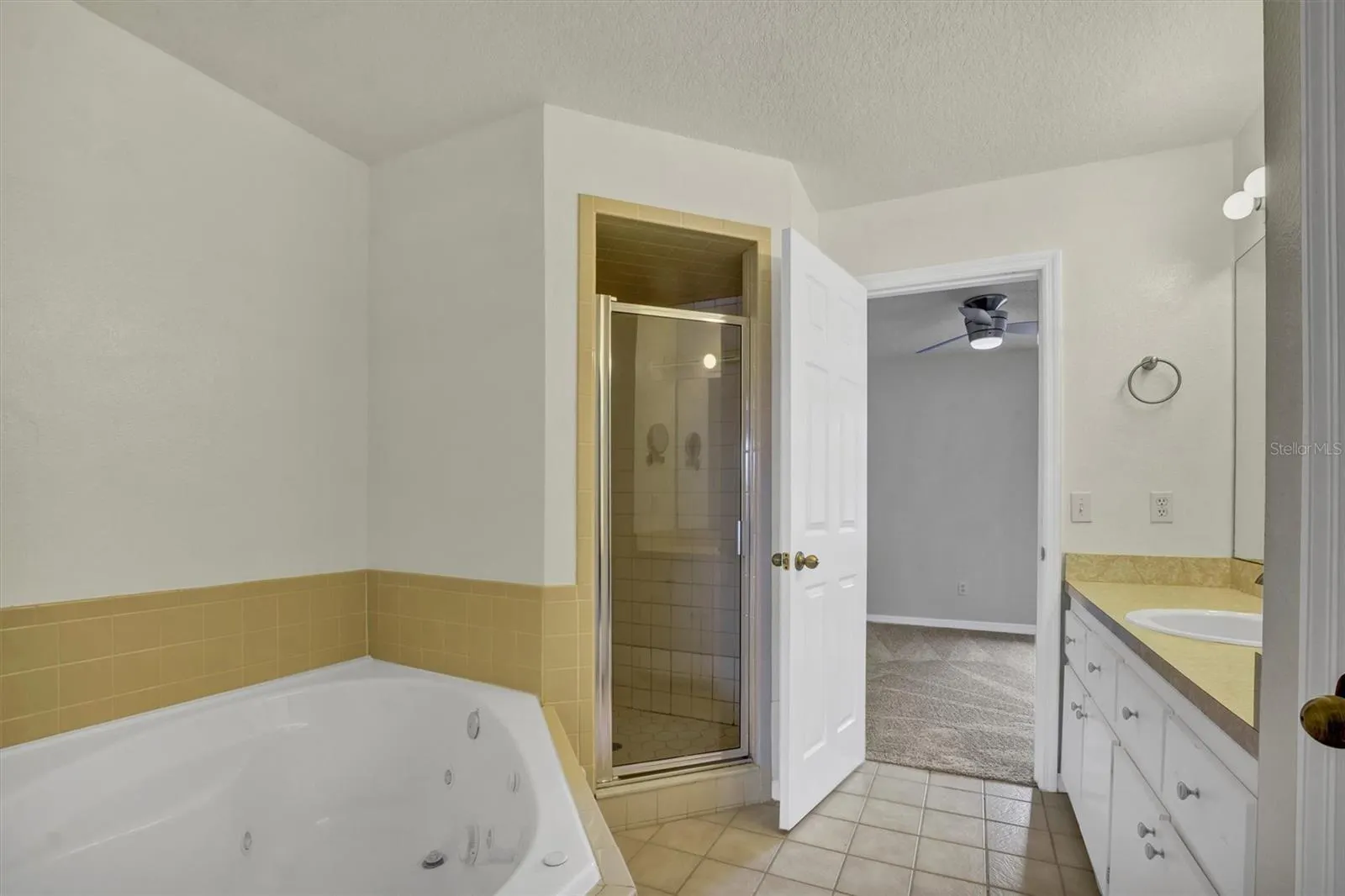 2304 ISLE ROYALE CT SE