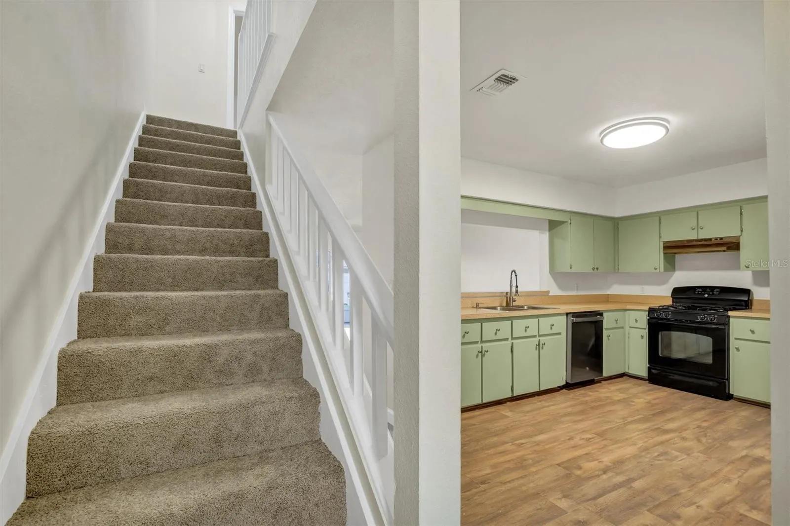 2304 ISLE ROYALE CT SE