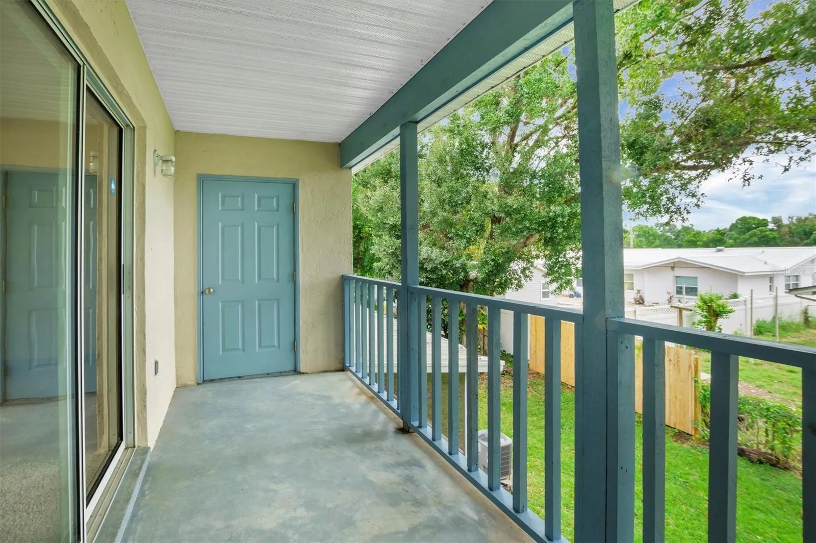 2304 ISLE ROYALE CT SE