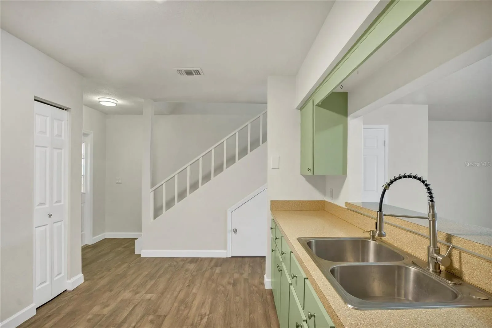 2304 ISLE ROYALE CT SE