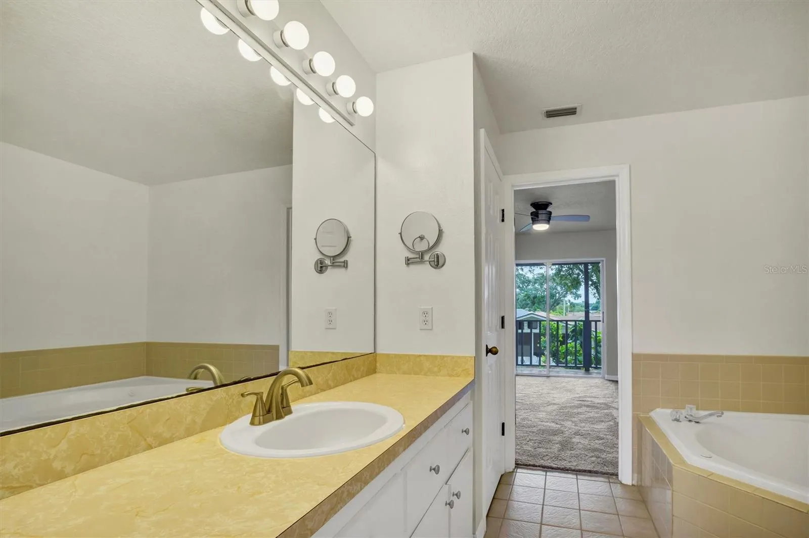 2304 ISLE ROYALE CT SE