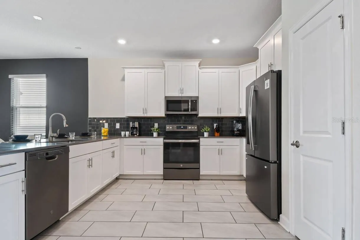2721 BOOKMARK DR