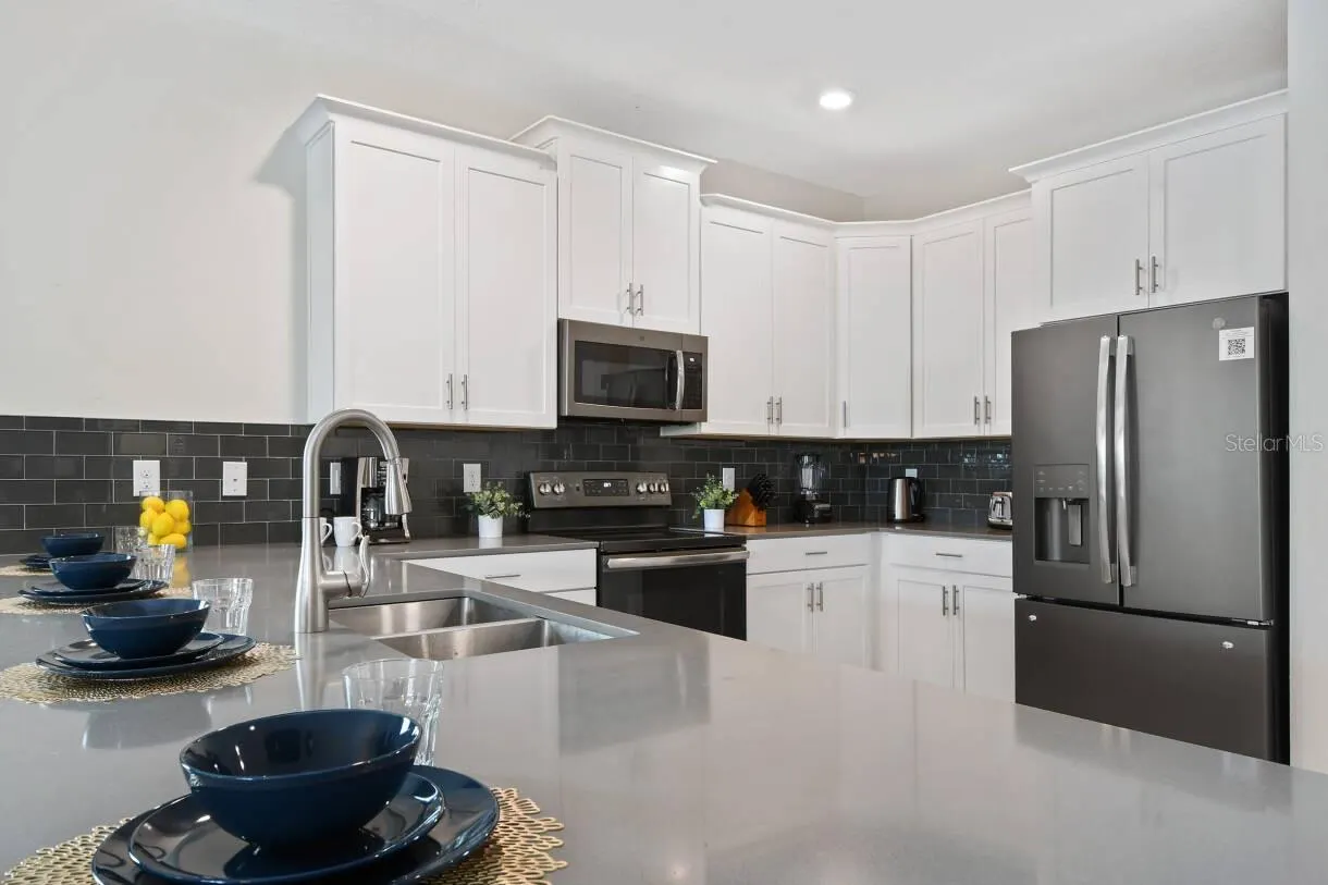 2721 BOOKMARK DR