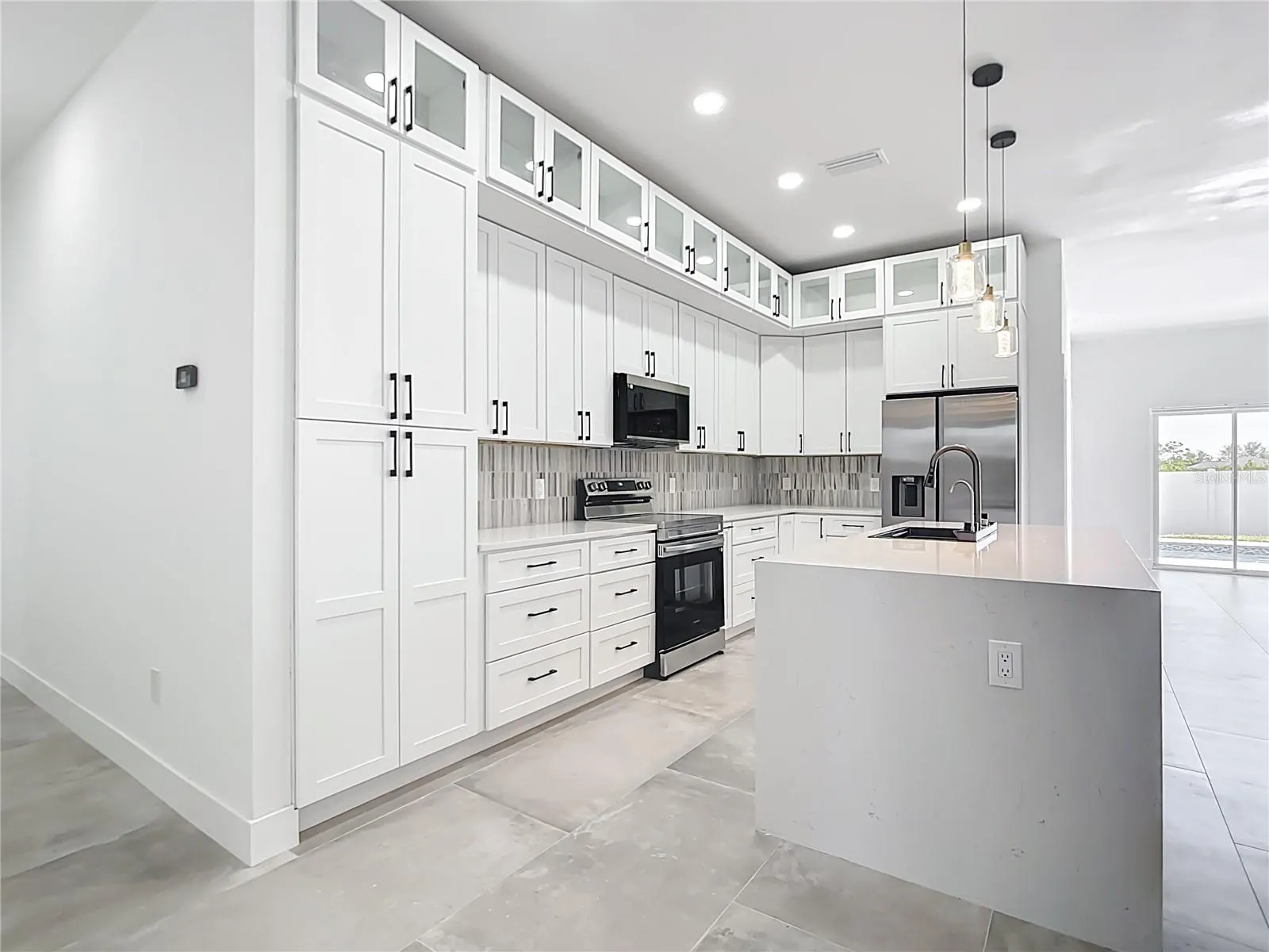159 ANTILLA DR