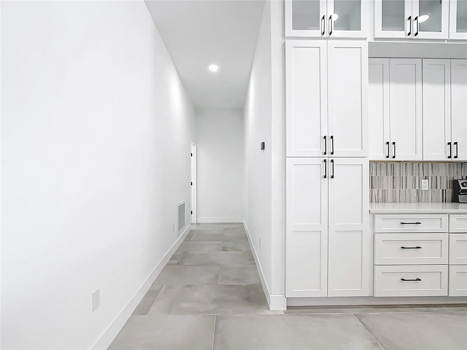 159 ANTILLA DR