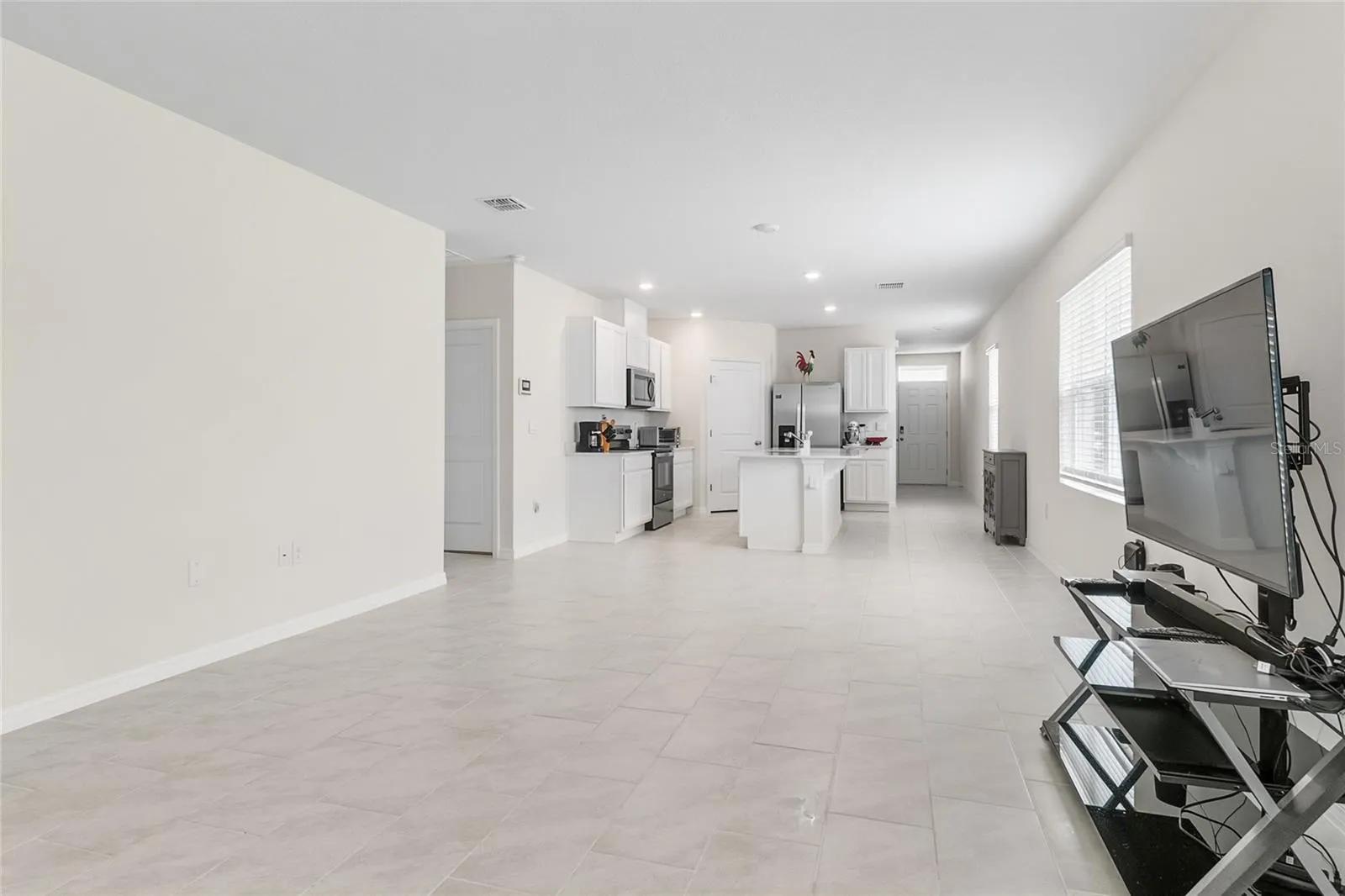3306 PINE LILY AVE