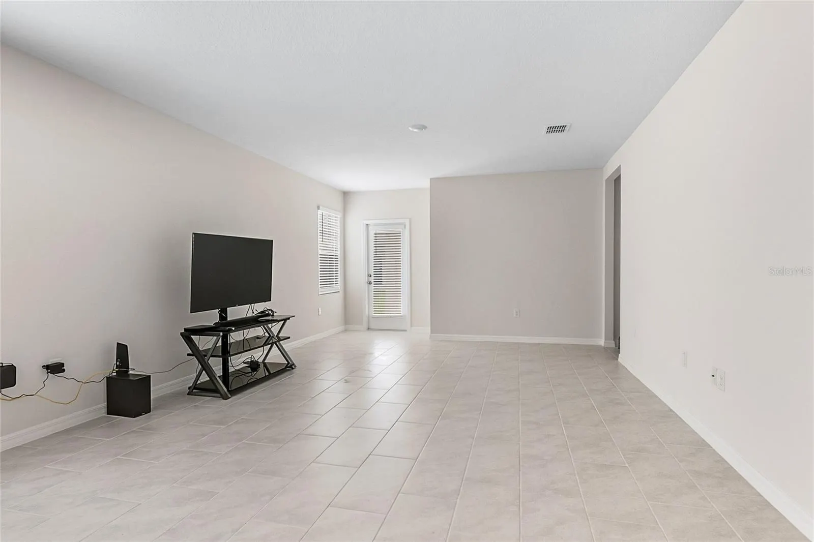 3306 PINE LILY AVE