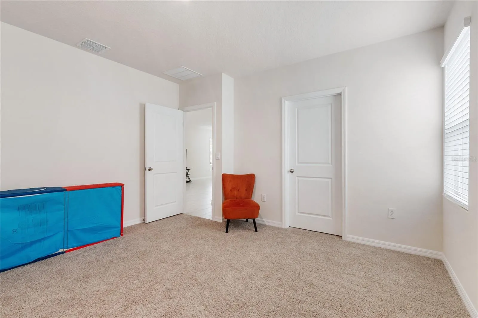 3306 PINE LILY AVE