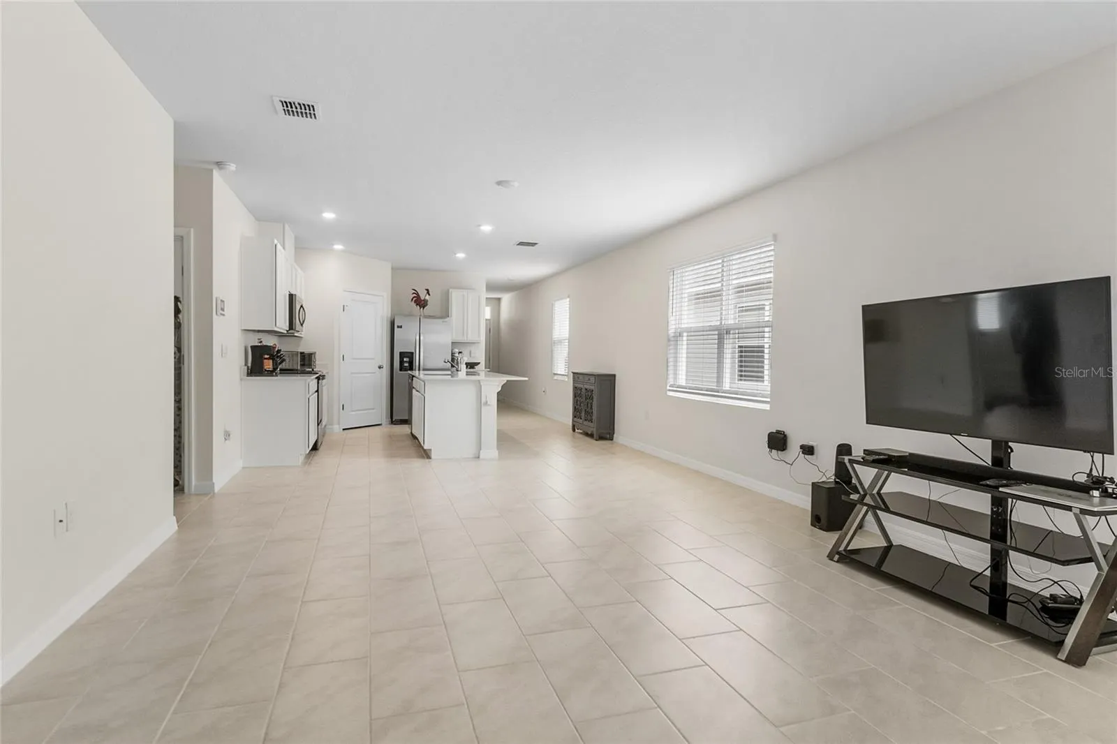 3306 PINE LILY AVE
