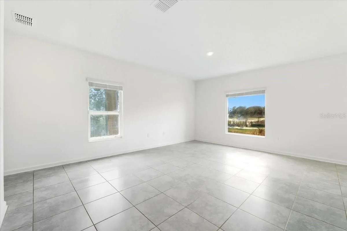 1140 TYLER LOOP