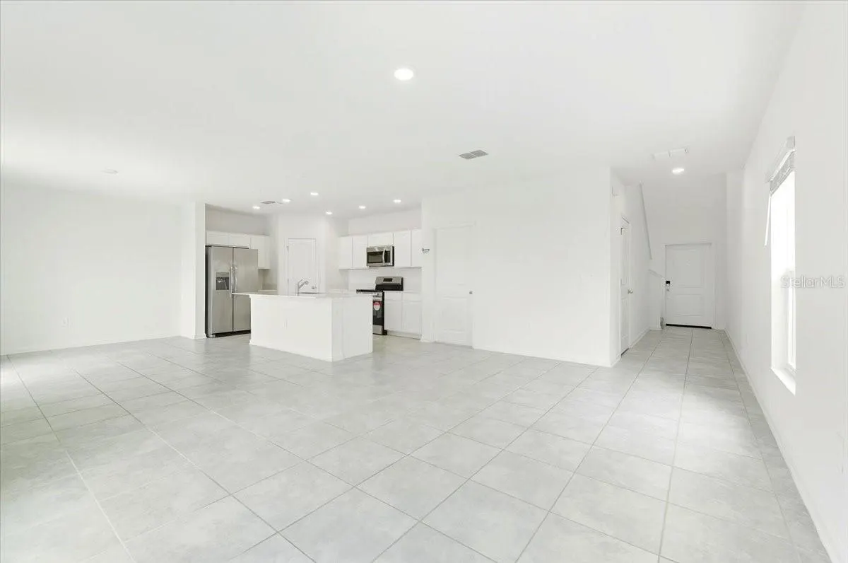 1140 TYLER LOOP