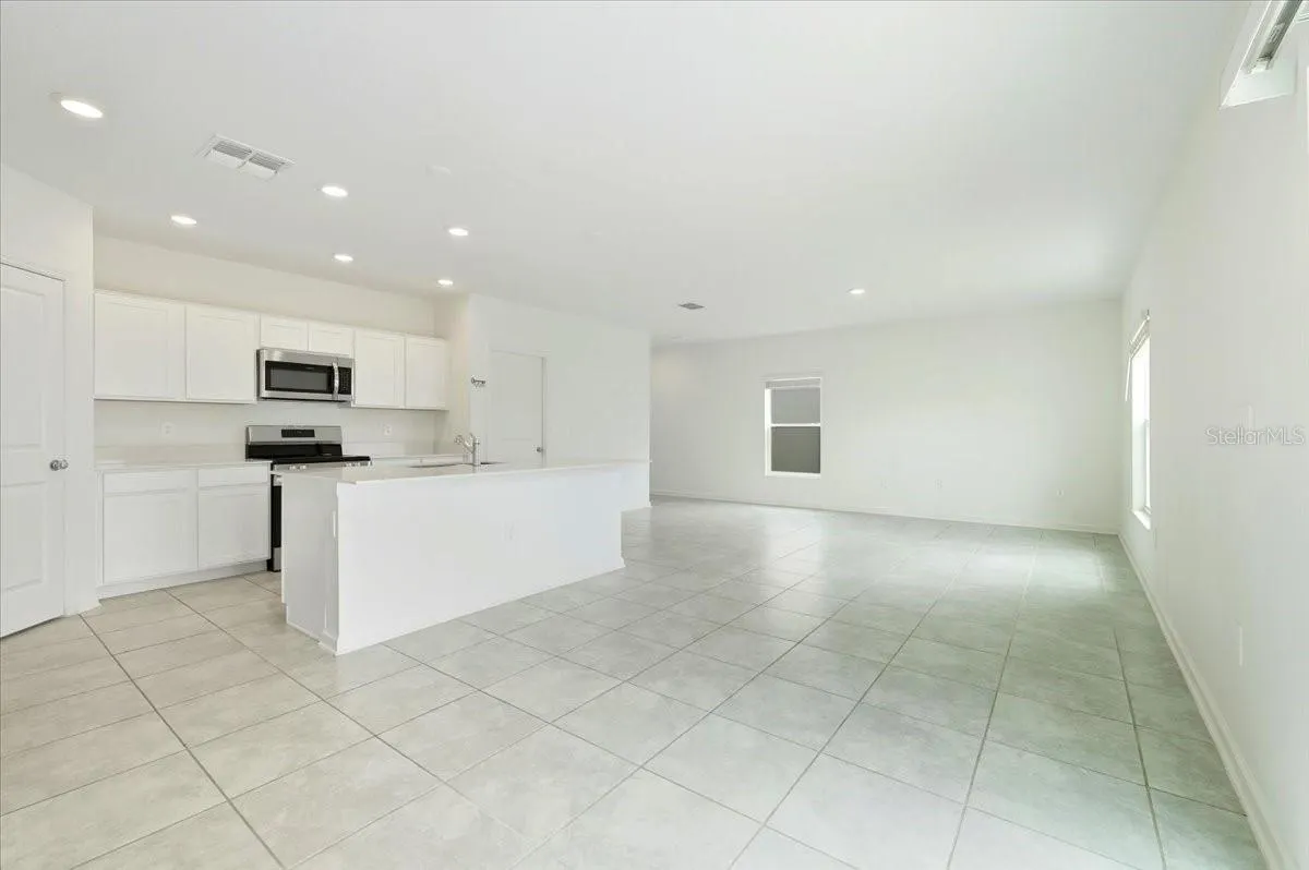 1140 TYLER LOOP