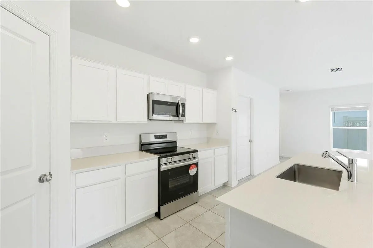 1140 TYLER LOOP