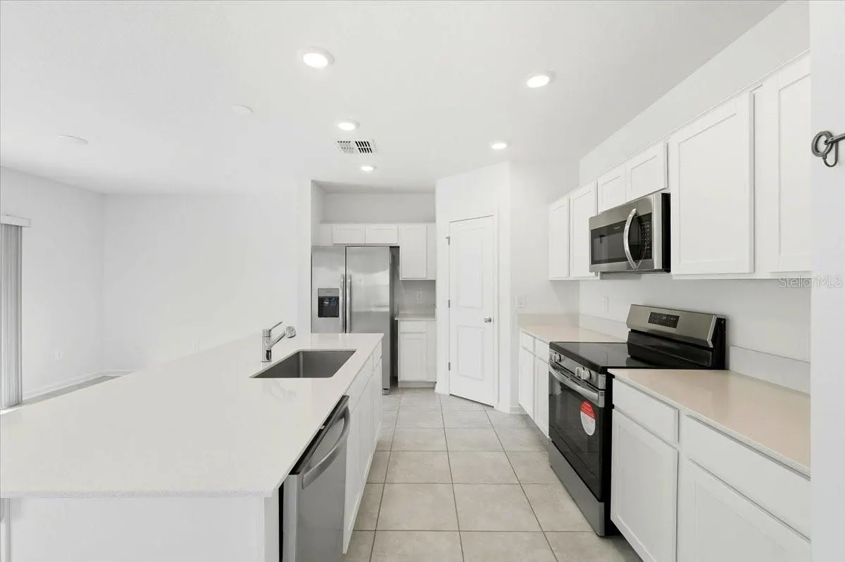 1140 TYLER LOOP