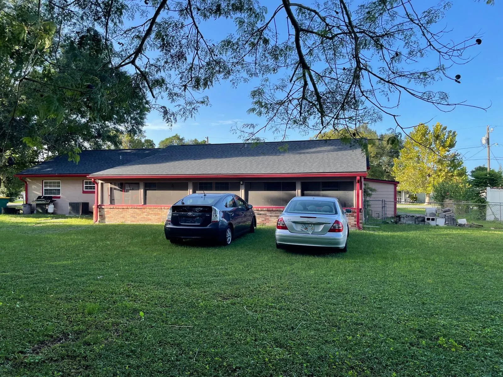 1212 SHAWNEE DR