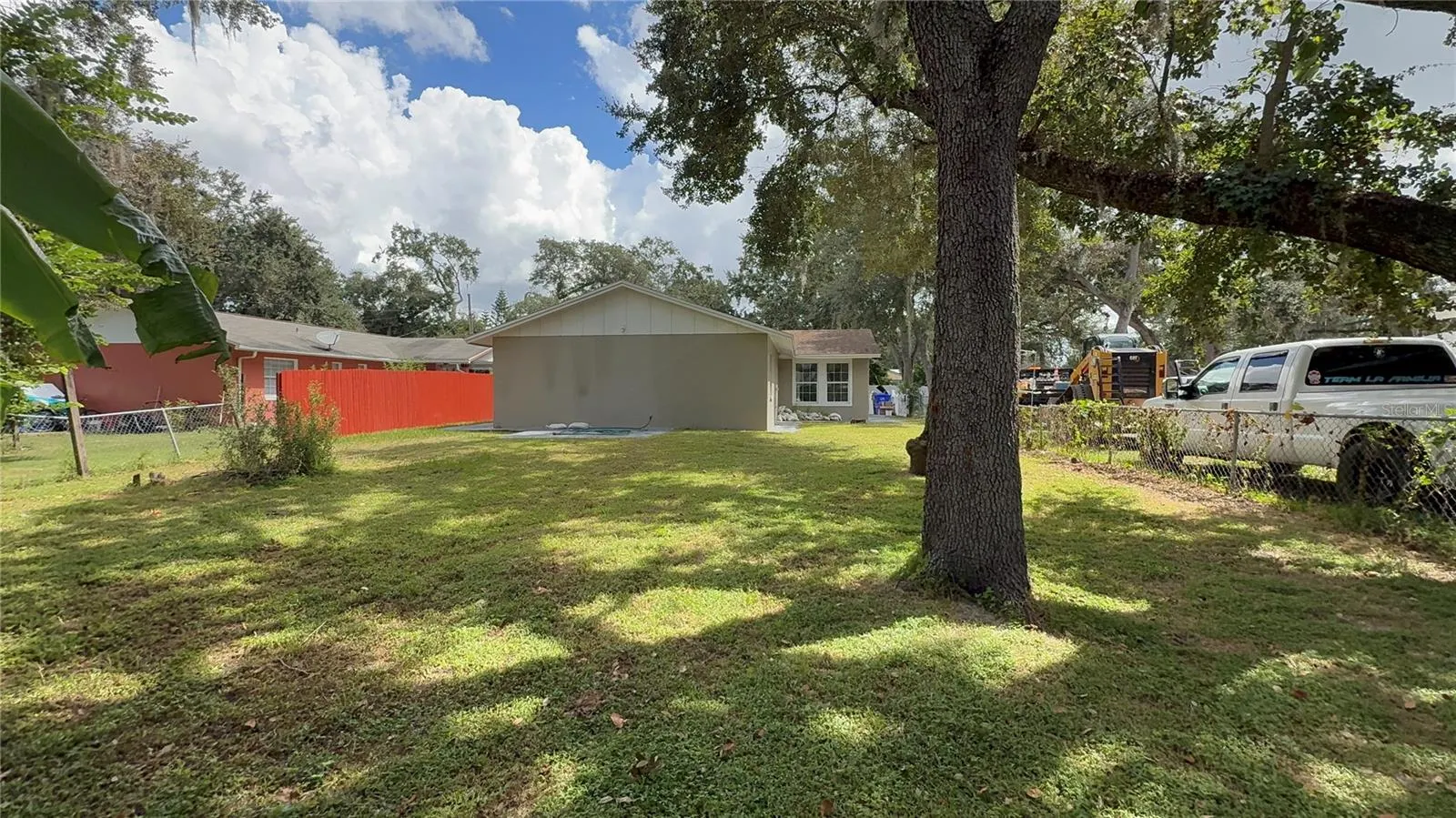 226 ROSLAND DR