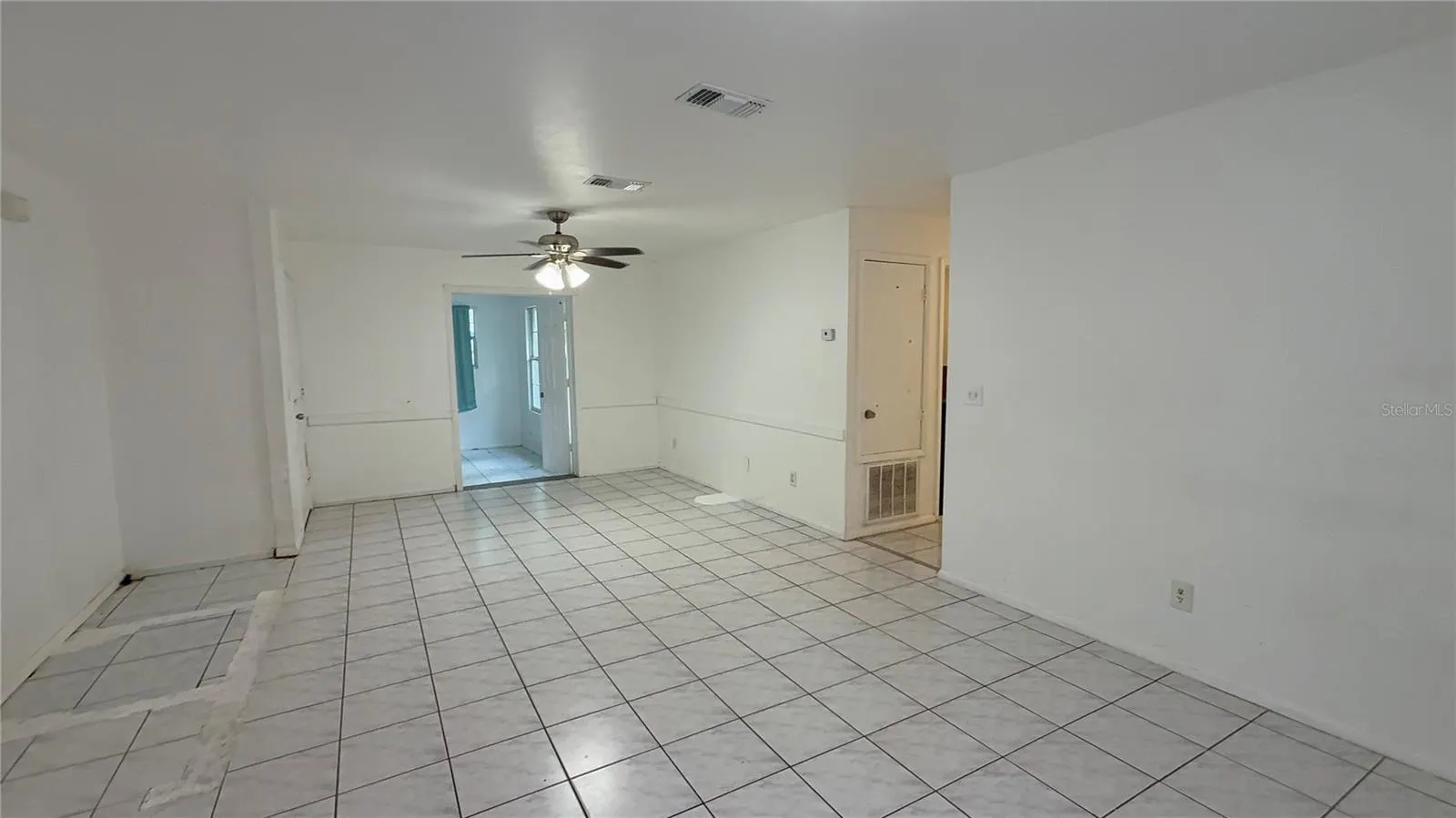 226 ROSLAND DR