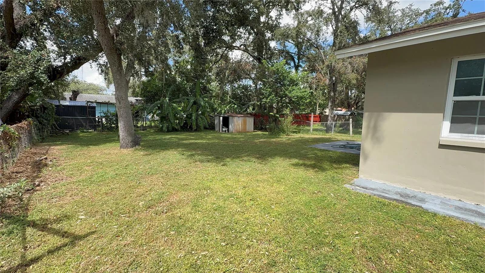226 ROSLAND DR