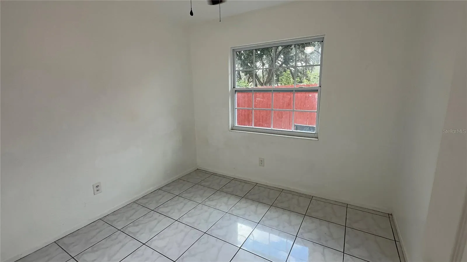 226 ROSLAND DR