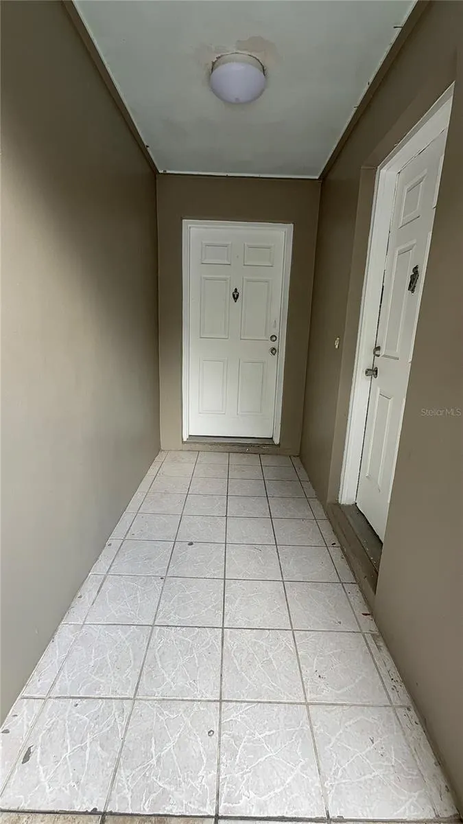 226 ROSLAND DR