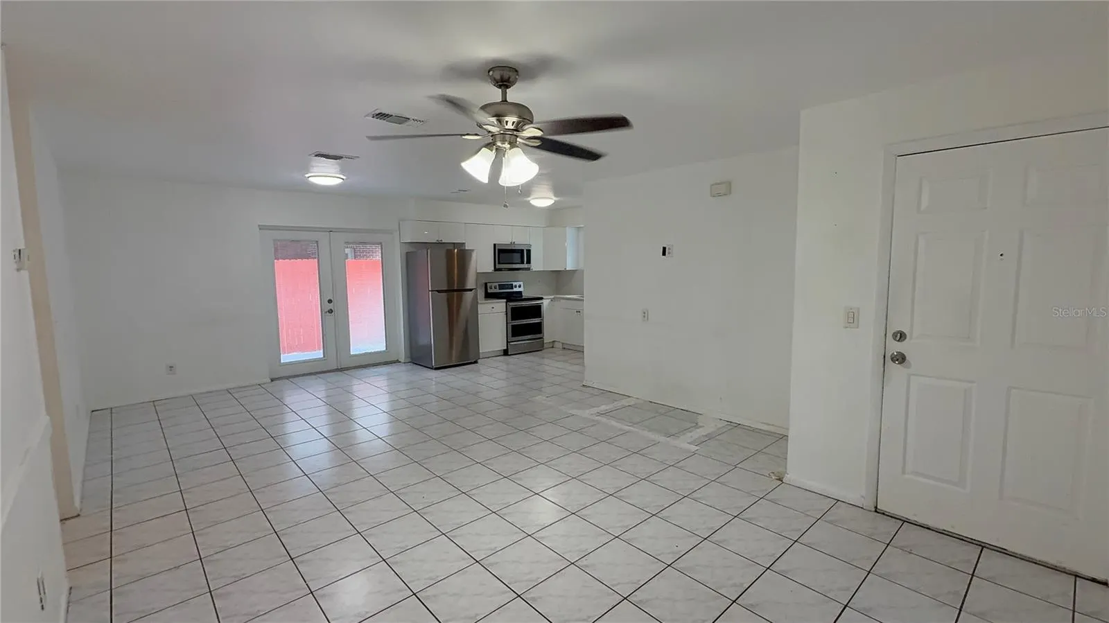226 ROSLAND DR
