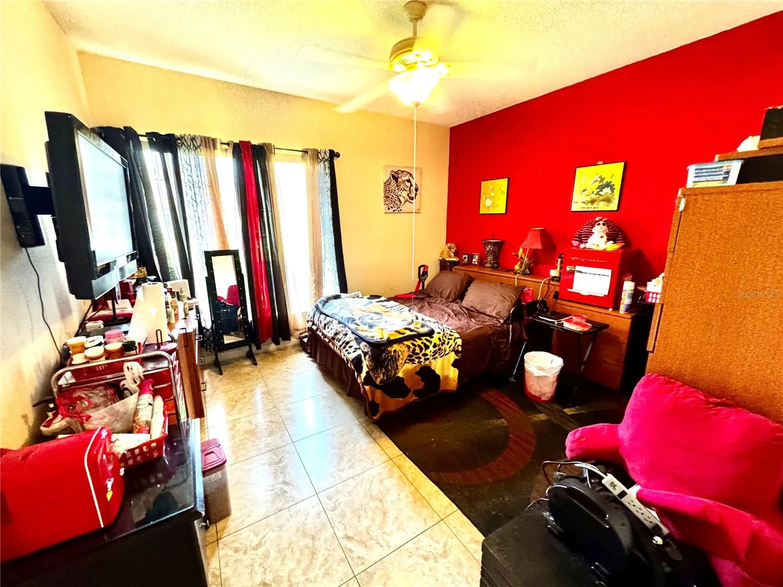 2082 ISLAND WALK DR