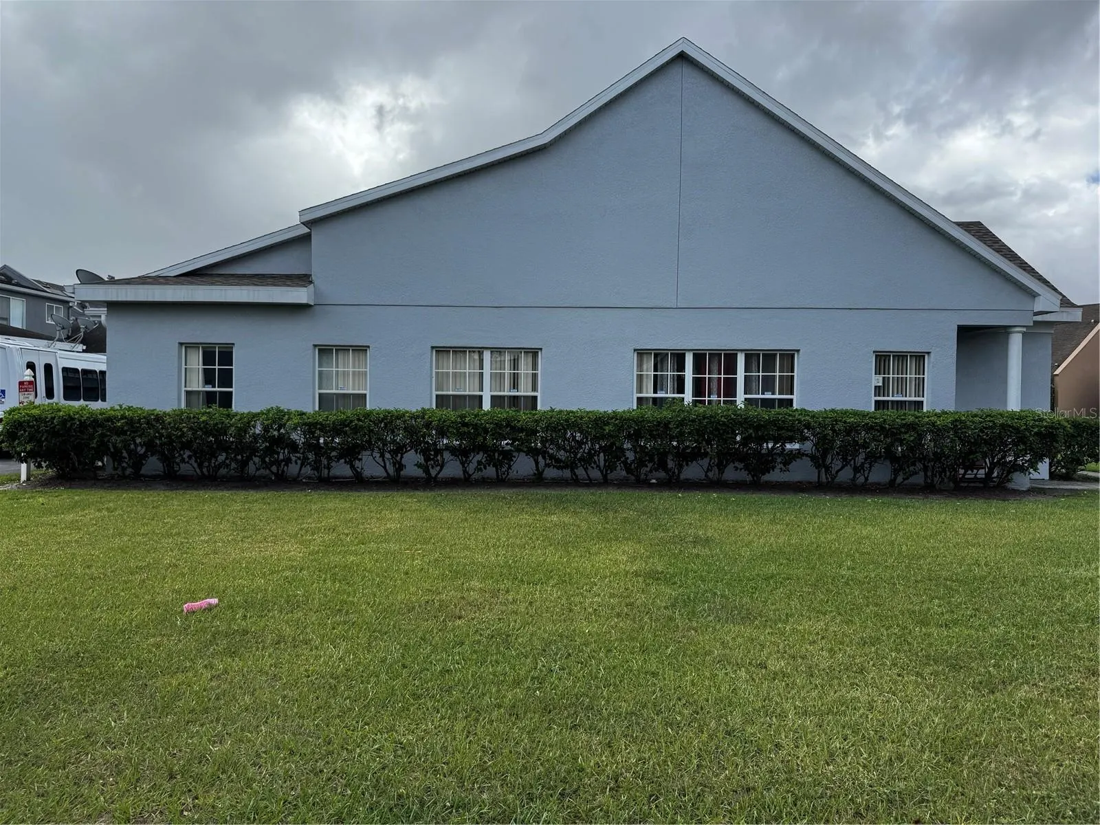 2082 ISLAND WALK DR
