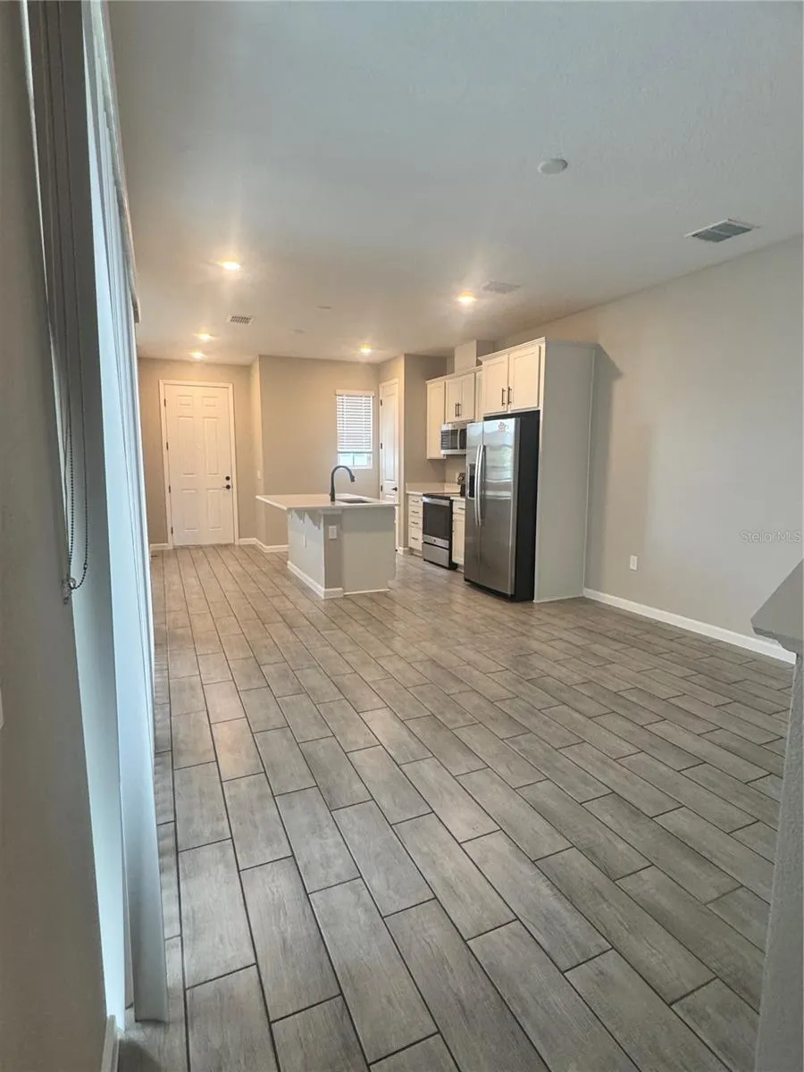 1449 AXEL GRAESON AVE