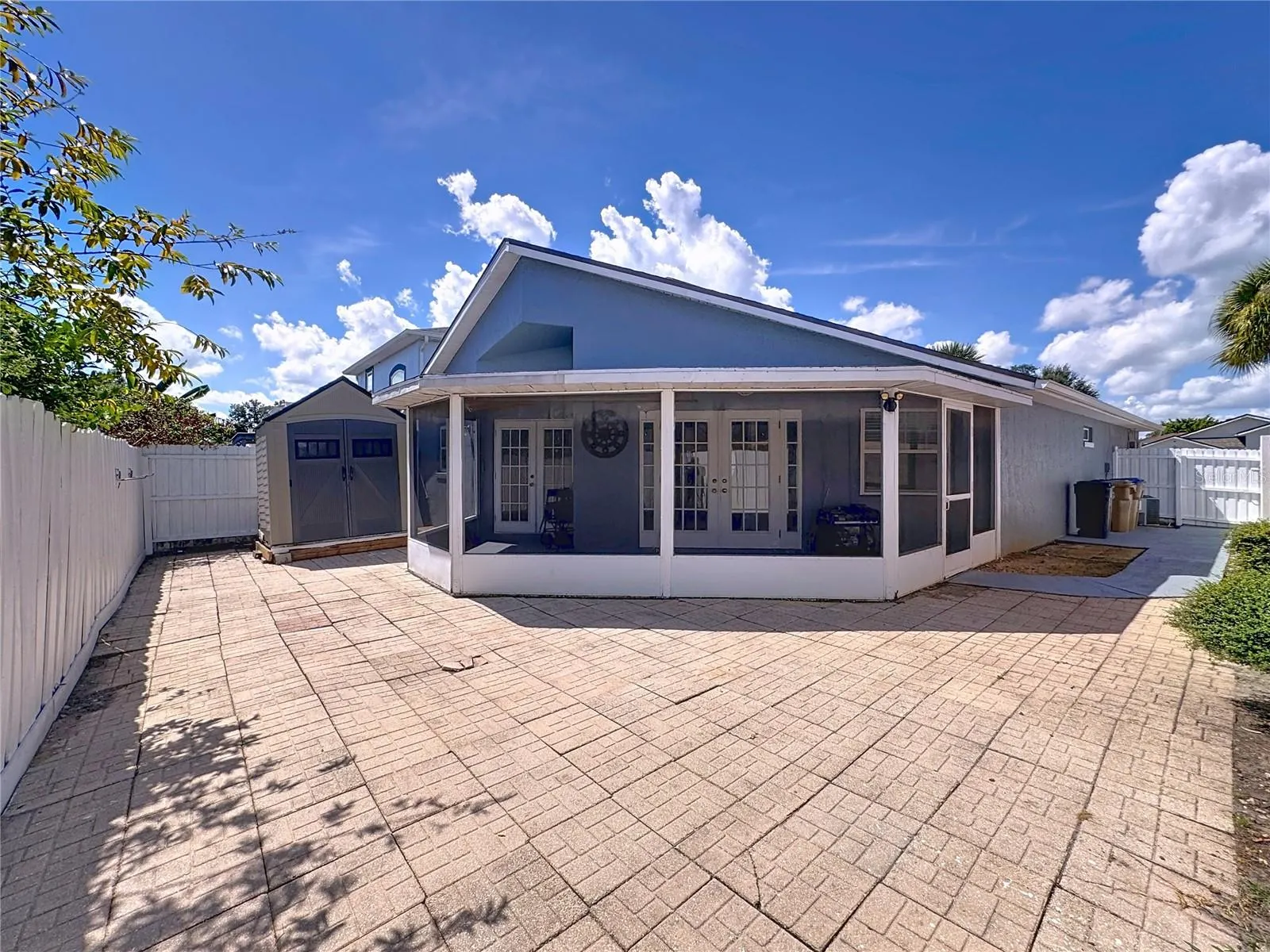 3217 BREWSTER DR