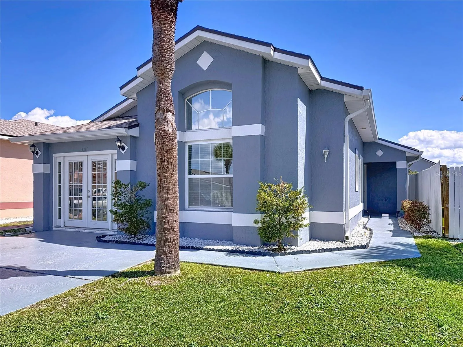 3217 BREWSTER DR