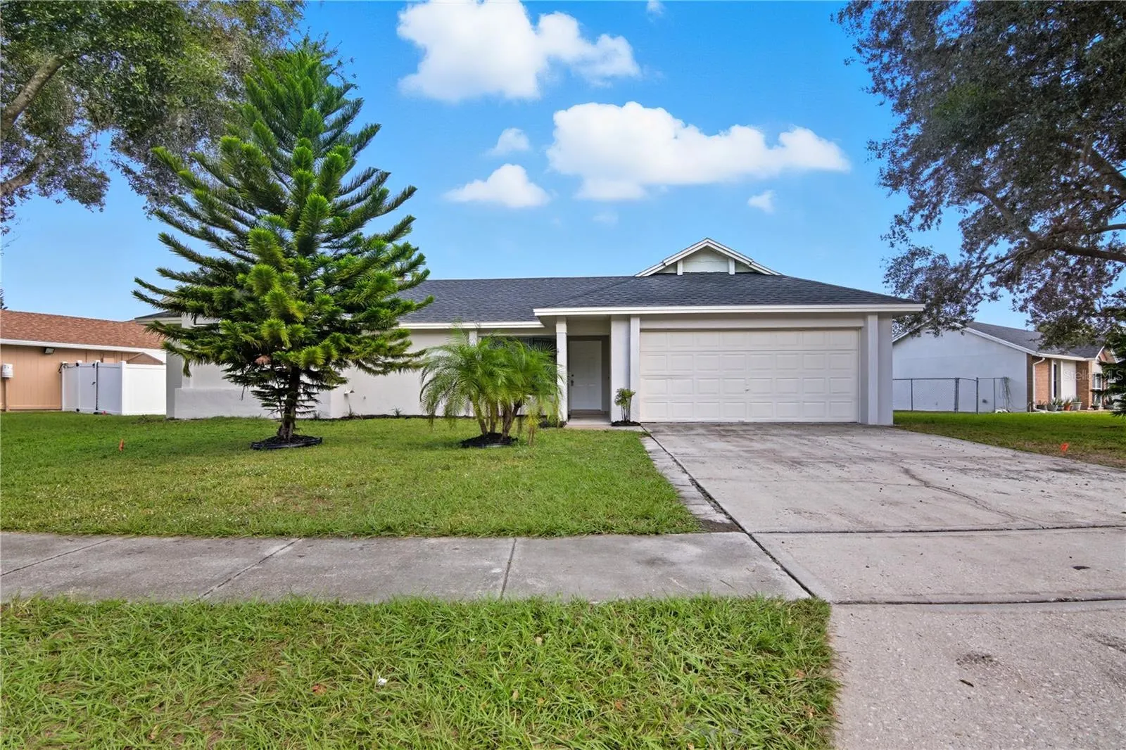 205 RED MAPLE DR