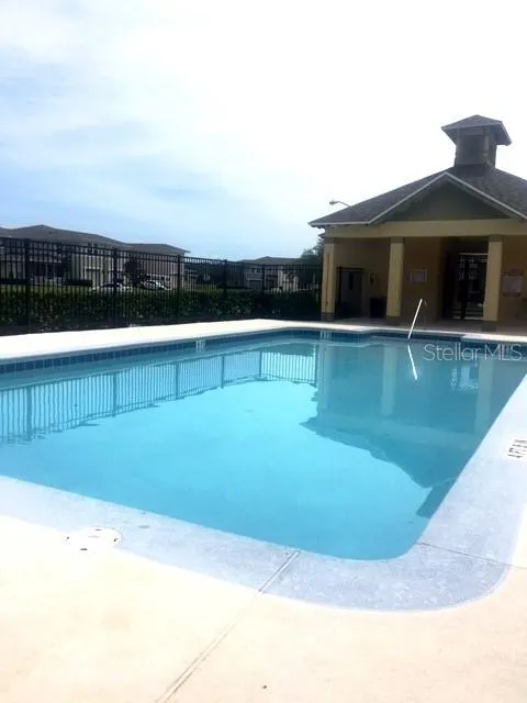 2070 CYPRESS BAY BLVD