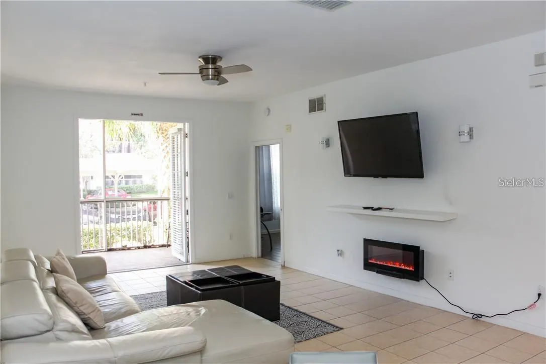 3301 WHITESTONE CIR #107, #107