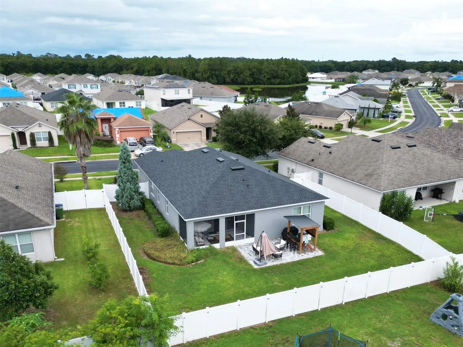 5739 LAKESIDE LANDINGS BLVD