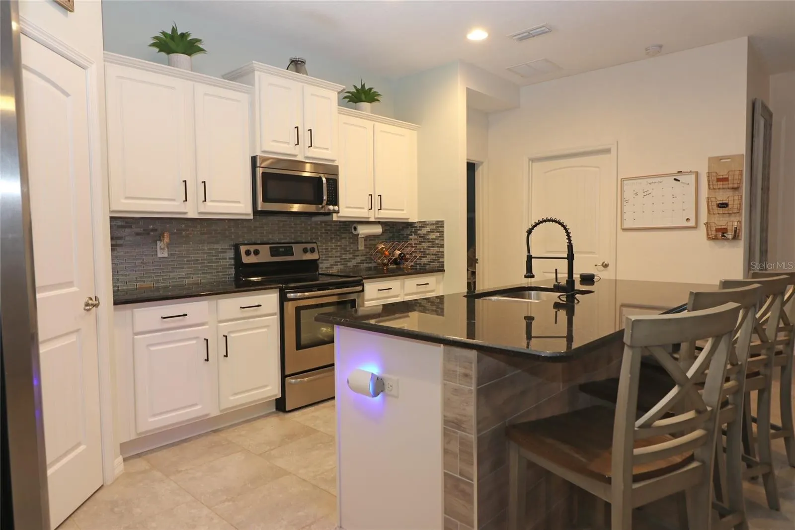 5739 LAKESIDE LANDINGS BLVD
