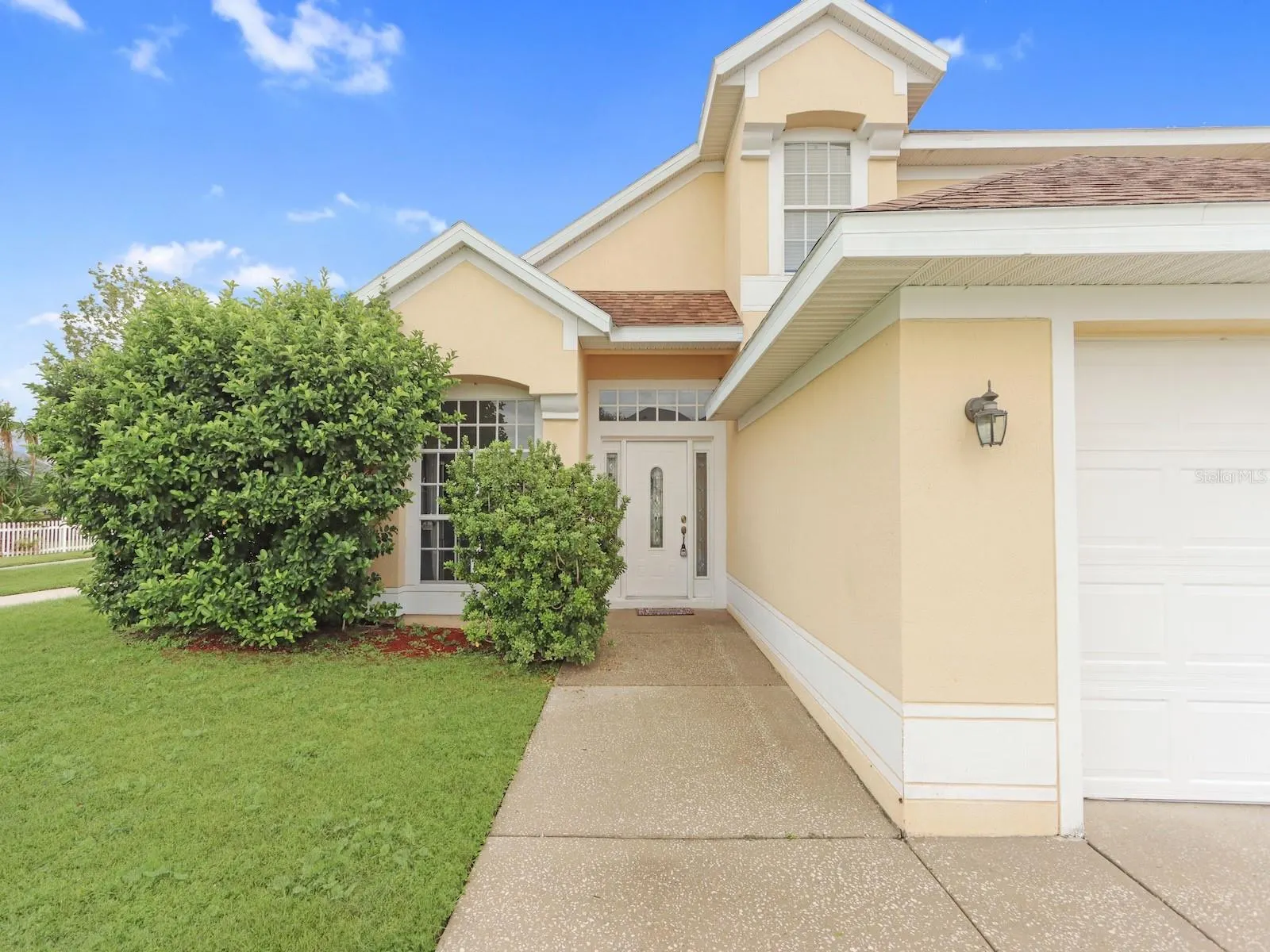 3203 HERONS POINT CIR