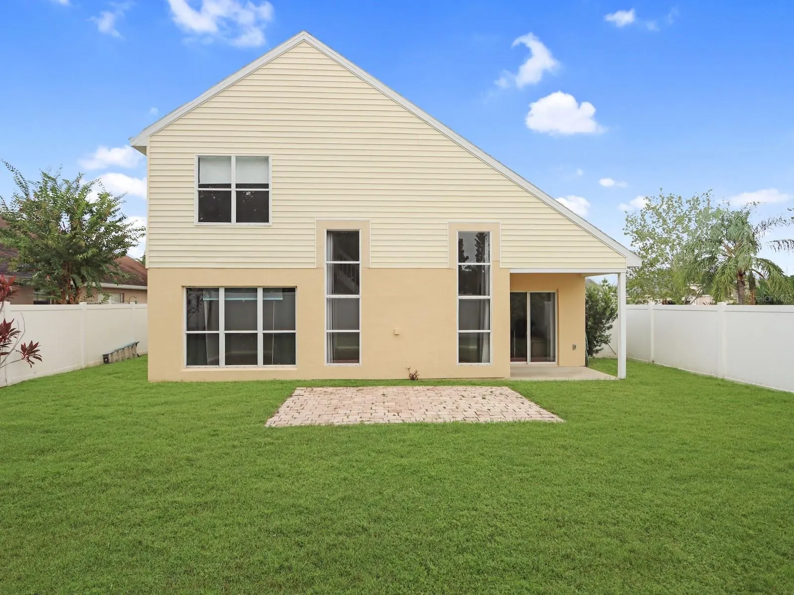 3203 HERONS POINT CIR