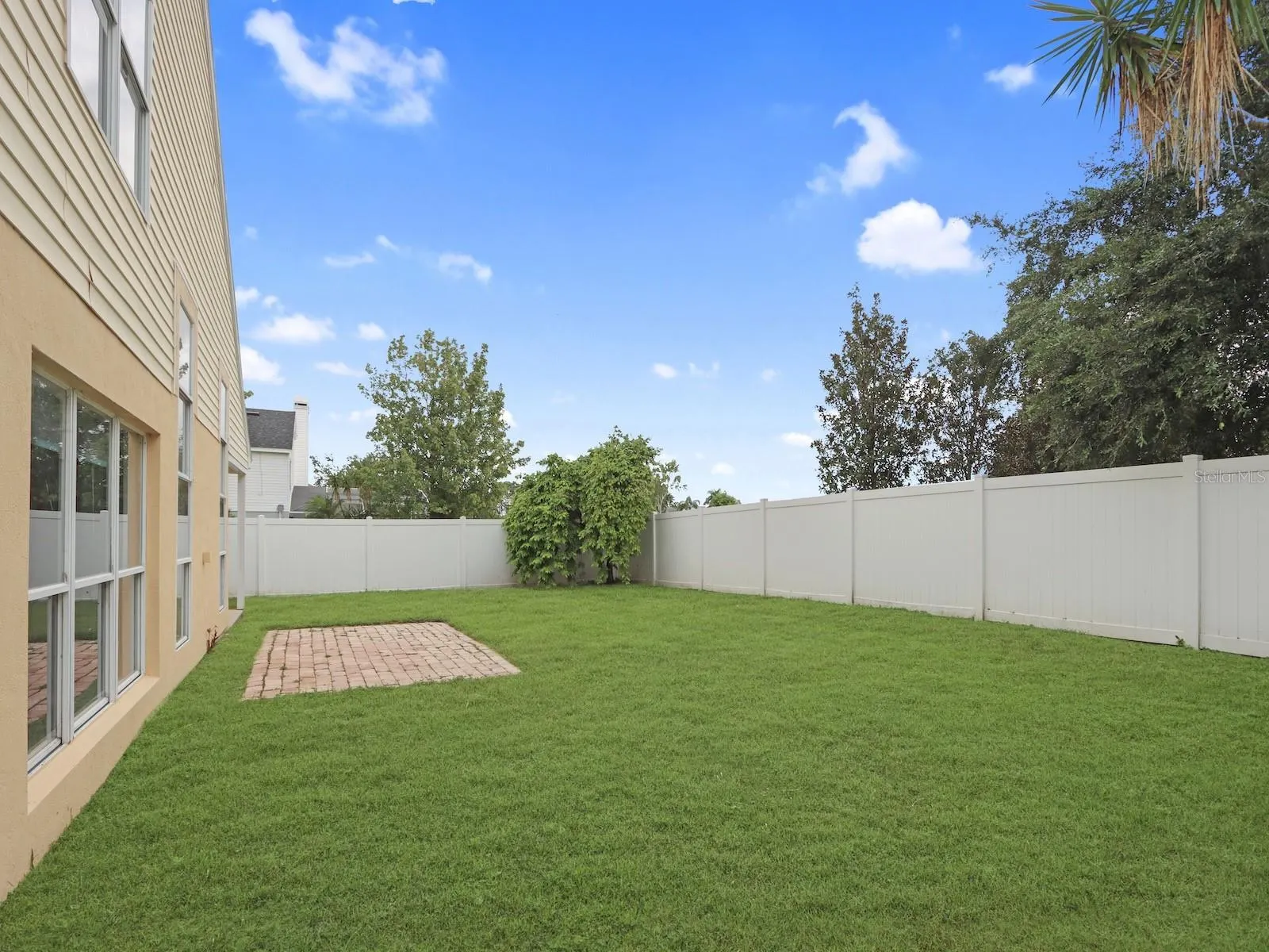 3203 HERONS POINT CIR