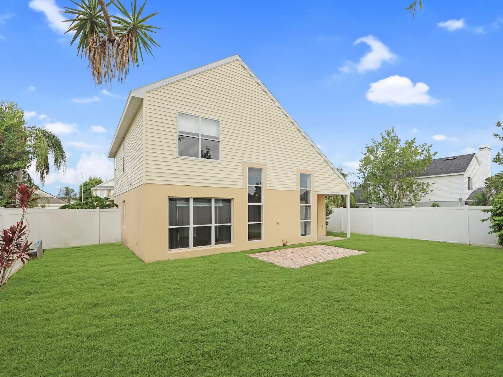 3203 HERONS POINT CIR
